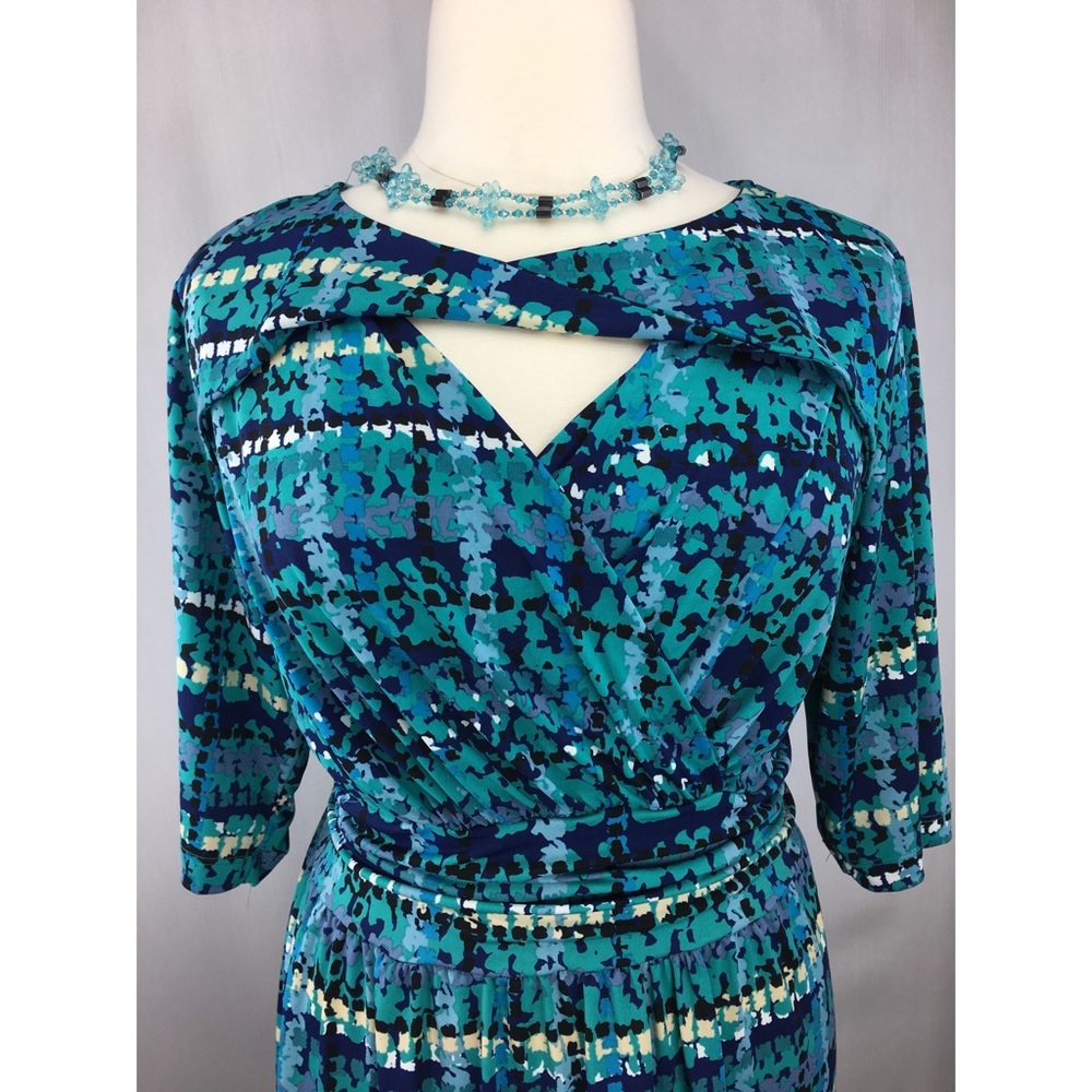 NWOT Avenue twist from keyhole dress (22/24) - Picture 2 of 5